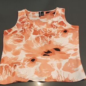 New Directions sz L 100% polyester bias cut top with Floral Print